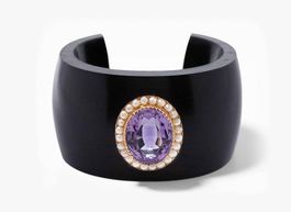 Amethyst-Ebenholz Armspange, mit antikem Element
