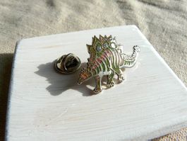• Stegosaurus  Reptil Saurier Versand möglich      Pin A1.43