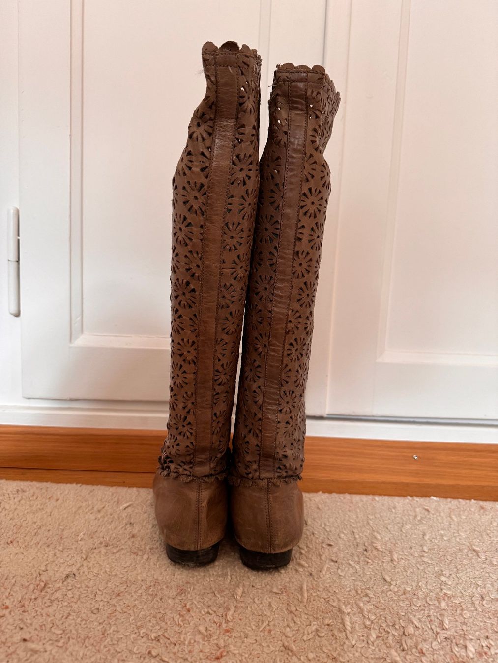 Scarpe da donna: Verspielte Lederstiefel Grösse 38.5/39 – Usato da Zürich venduto da 411osmanbey 4