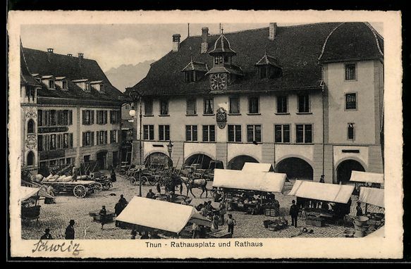 Cartoline postali: Thun, Rathausplatz u. Rathaus, Pferdekut – Usato da Berlin venduto da bartko-reher