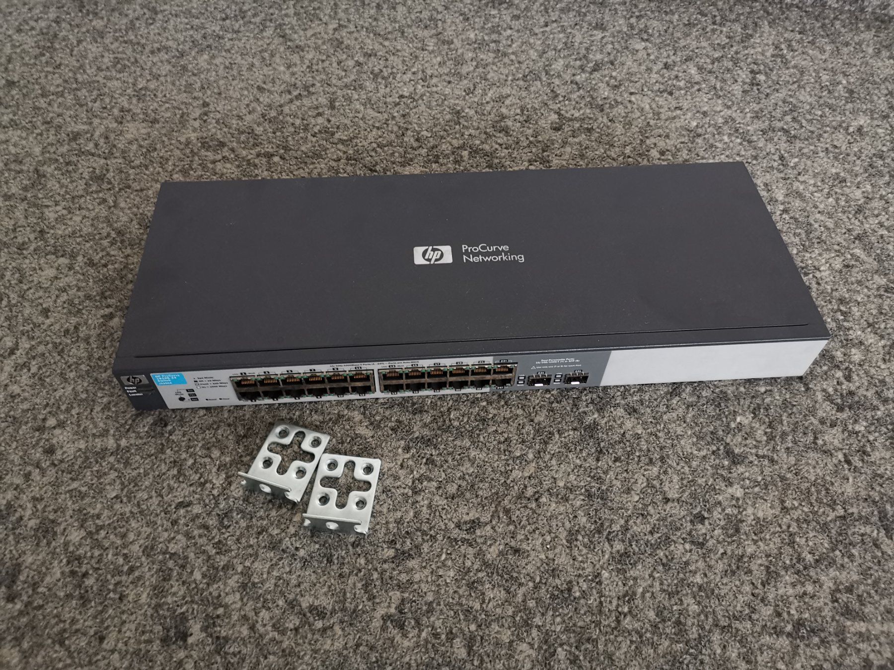 Hewlett Packard Hub & Switch: HP ProCurve 1810G-24 Switch - J9450A – Usato da Zürich venduto da L-and-A 4