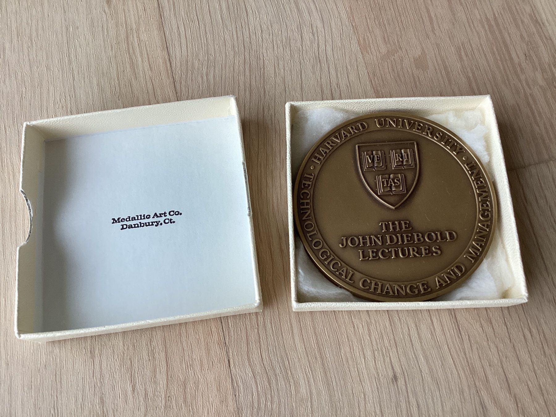 Medaillen: Harvard University Medaille John Diebold Lectures – Neu und originalverpackt aus Flawil von Barschfreak