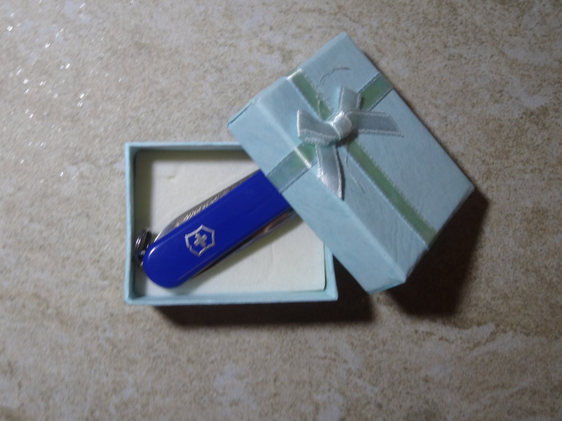 Victorinox Coltelli tascabile: Victorinox Sackmesser als Geschenkpackung, blau – Usato da Allschwil venduto da marketingprojects 2