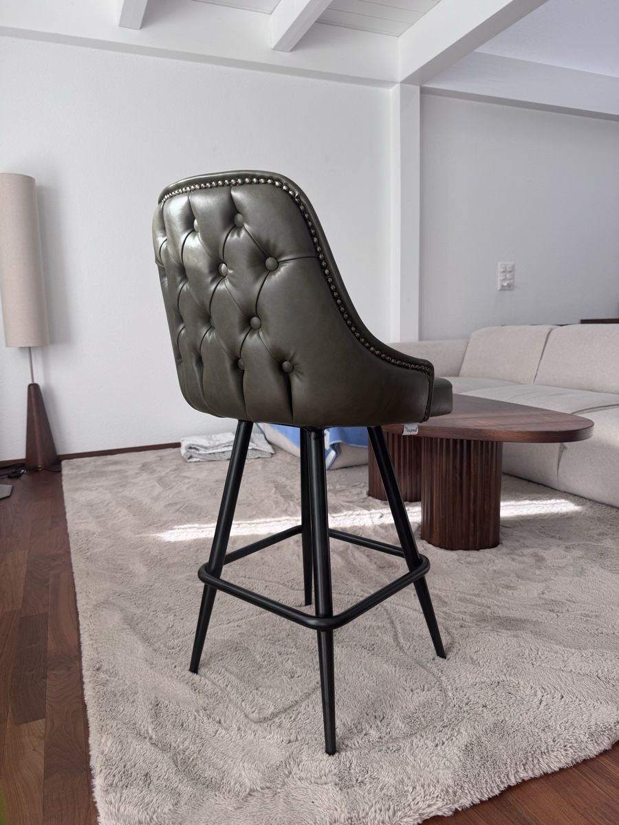 Hocker: 2 Neuwertige Barhocker olivgrün – Neu und originalverpackt aus Luzern von raquel.m 1