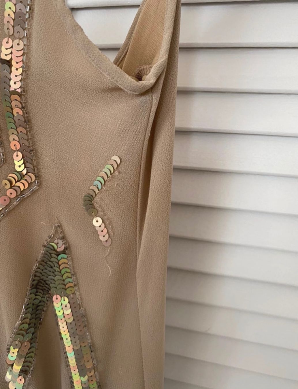 Kleider: Paillettenkleid Farbe Beige – Gebraucht aus Uster von Monika_OB 5