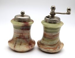 Salzstreuer und Pfeffermühle Onyx-Marmor