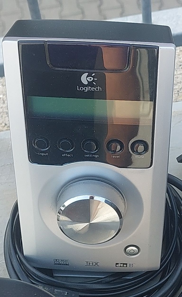 Logitech Casse acustiche: Logitech Surround System Subwoofer mit Bedienkonsole – Usato da Rapperswil SG venduto da Indoc