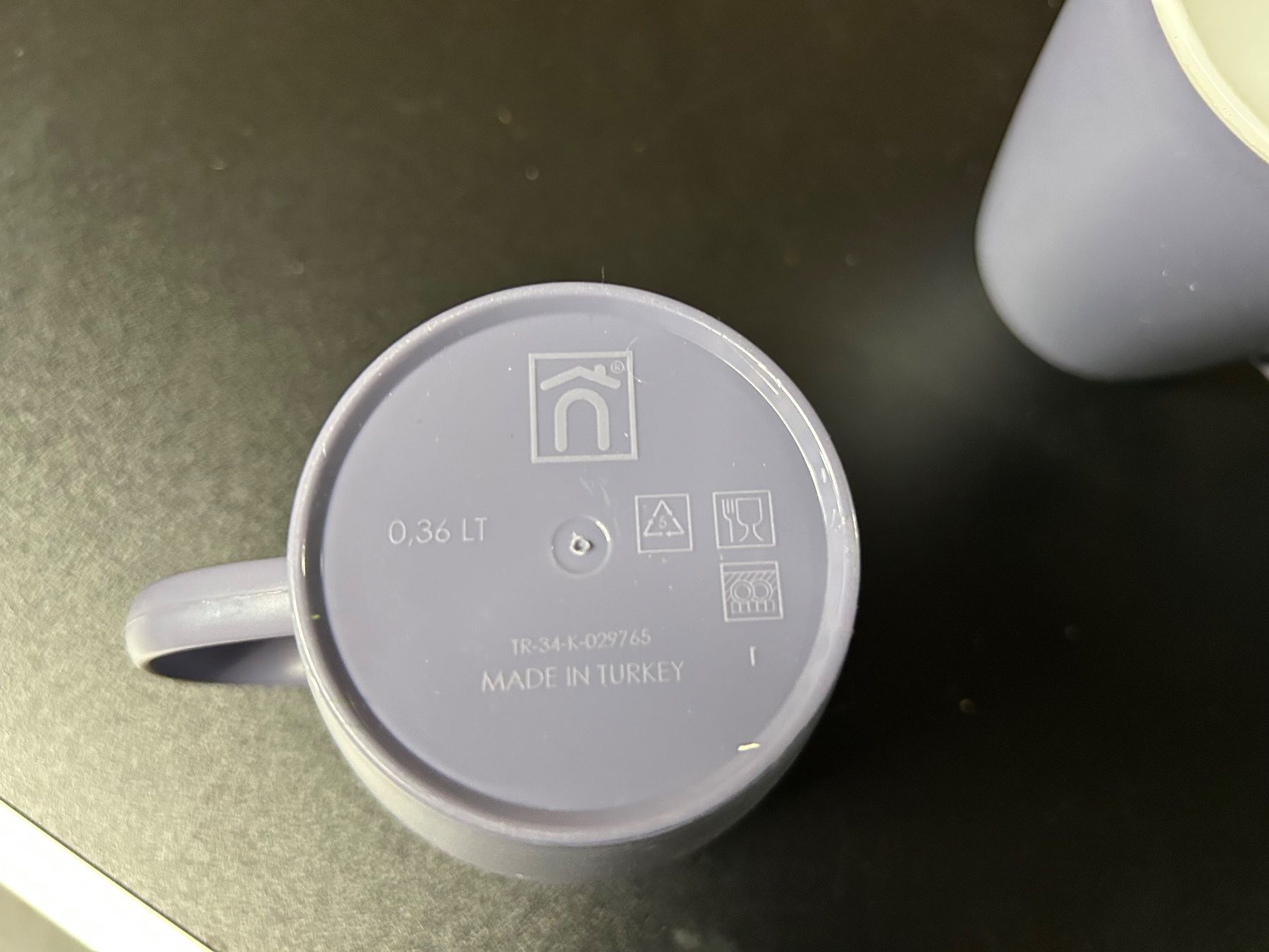 Tassen: 4 Tassen aus PVC – Gebraucht aus Obergösgen von Andre118 2