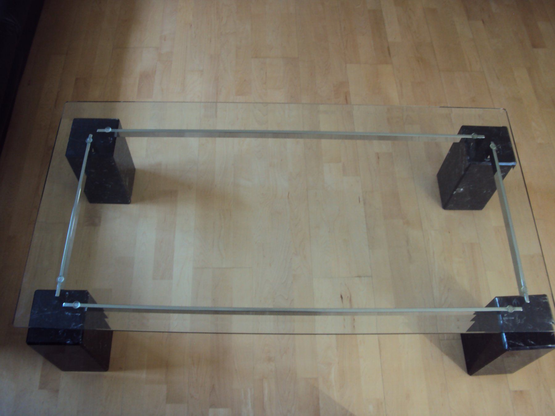 Tavoli: Glas-Couchtisch, Marmorfuss – Difettoso da St. Gallen venduto da Lila_238 3