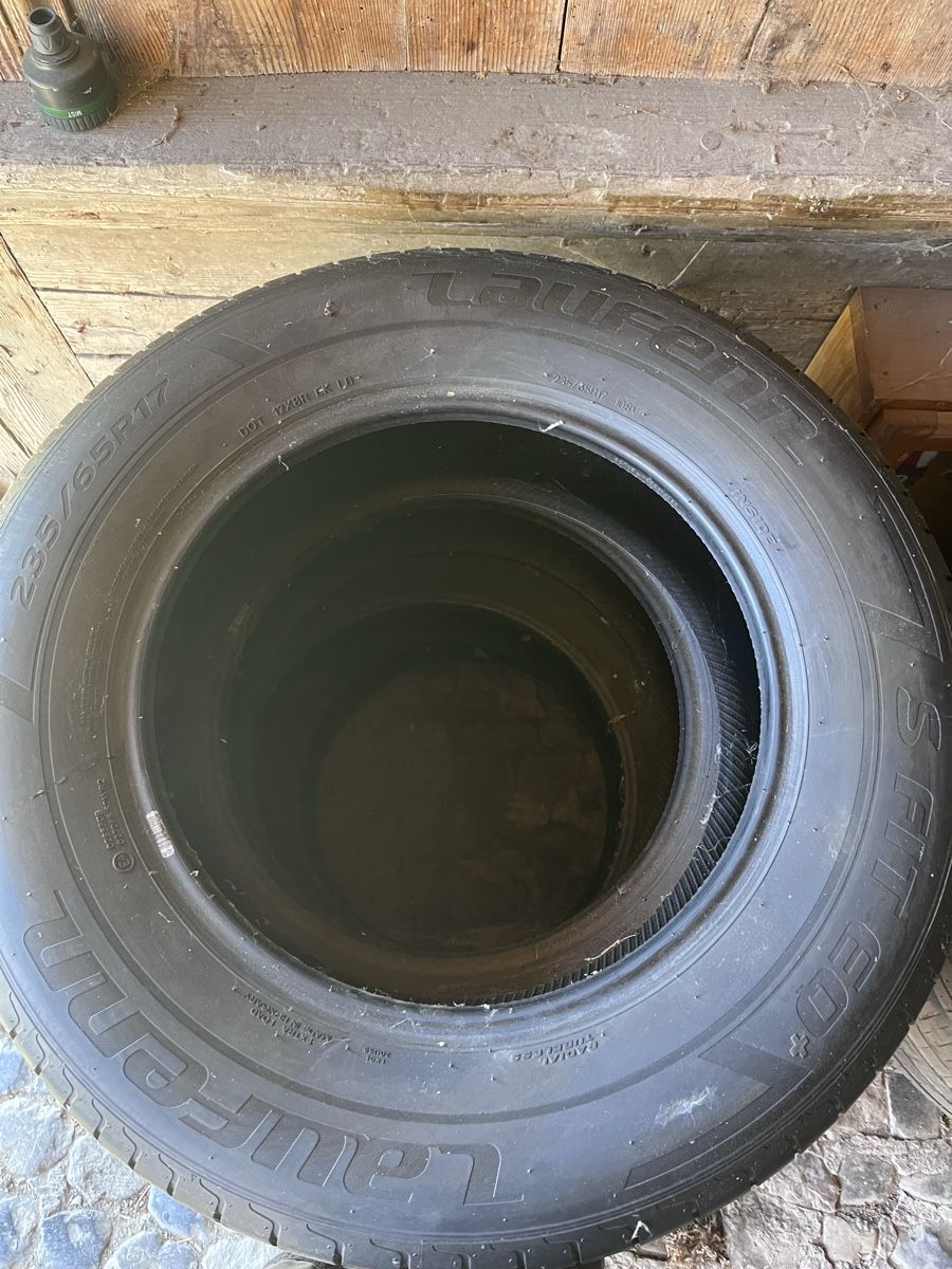Pneumatici & Ruote complete: Pneu 235/65R17 – Usato da Grosshöchstetten venduto da Simondliii55 1