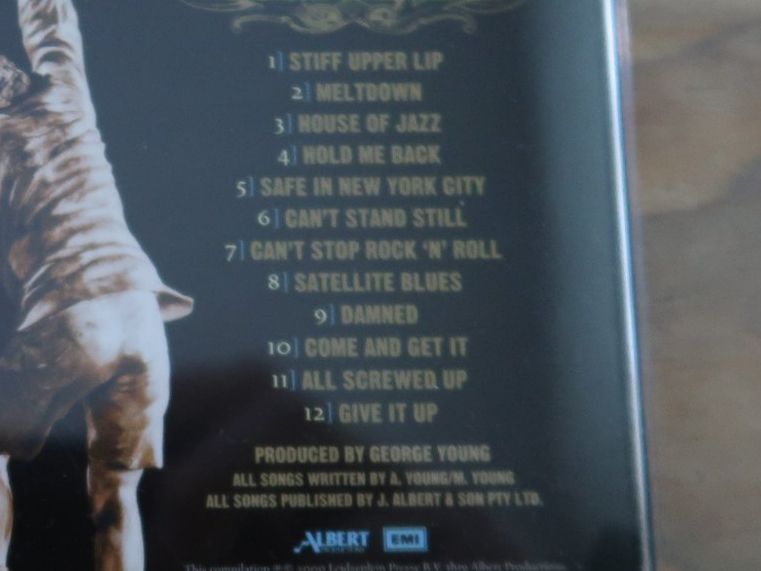 CD: AC/DC - STIFF UPPER LIP - TOUR EDITION mit BONUS CD – Usato da Basel venduto da Patiscat 2
