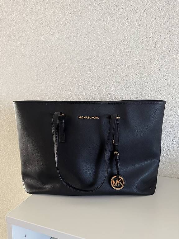 Borse da donna: Michael Kors Tasche in Schwarz – Usato da Dübendorf venduto da jha_zp6y