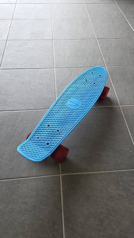 Skateboards: Rollbrett für Kinder  – Usato da Herrliberg venduto da Heldenkopf