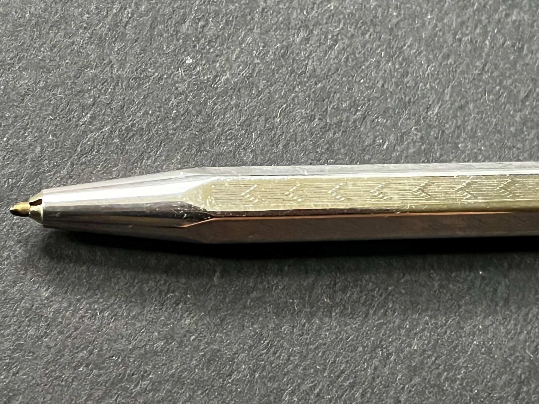 Caran D'Ache Penna & Evidenziatori: Caran d’Ache Ecridor Roller - Chevron, versilbert – Usato da Zürich venduto da FV.vintage 3