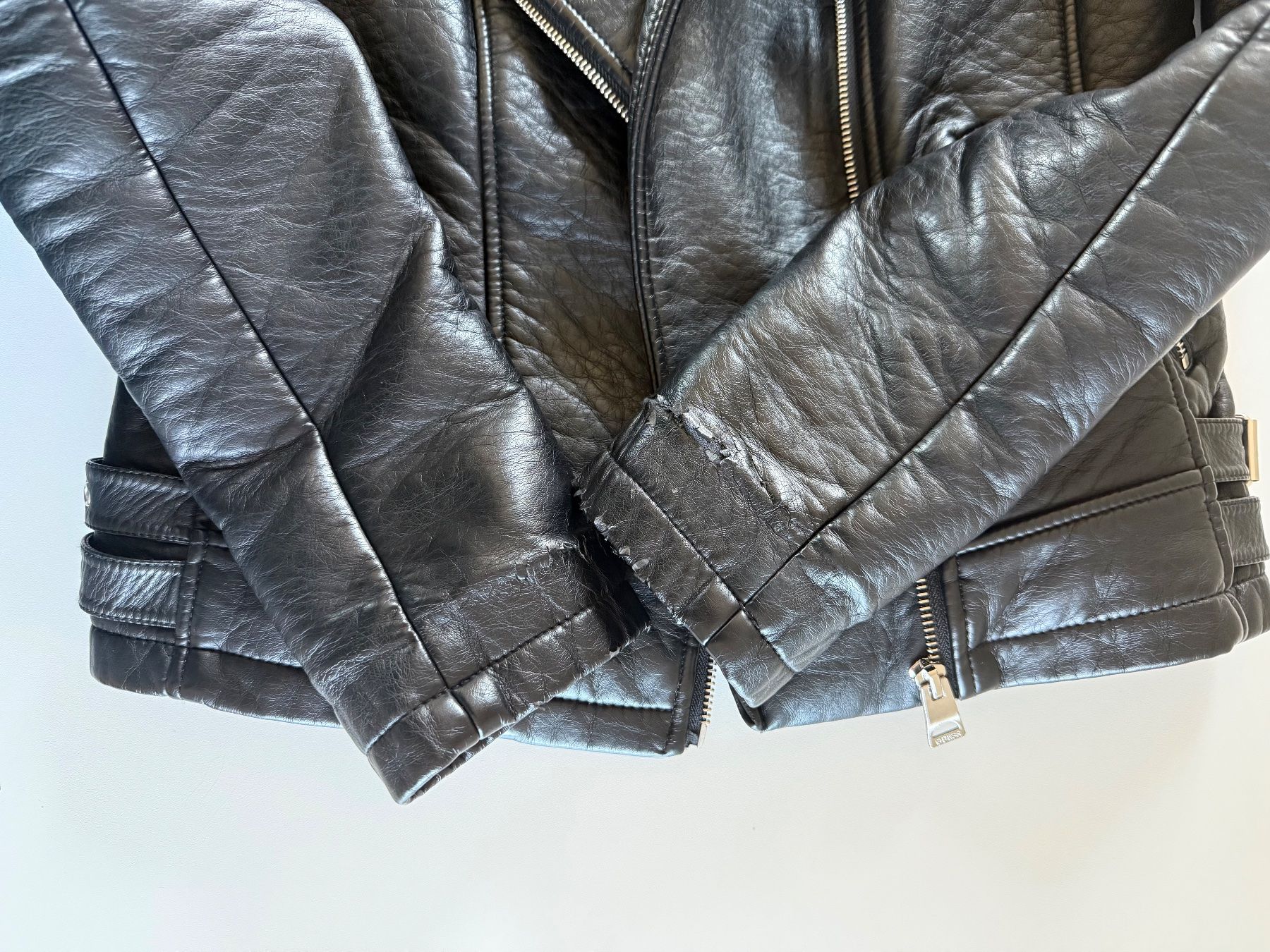 Guess Giacche: Guess Lederjacke Schwarz mit Fellkragen, Grösse M – Usato da Altendorf venduto da Elenaneagu22 3