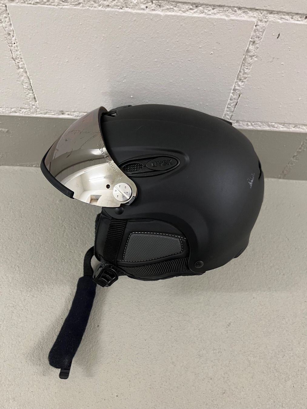 Caschi: Skihelm Uvex mit Visier schwarz Grösse M – Usato da Tägerwilen venduto da johnwars 1