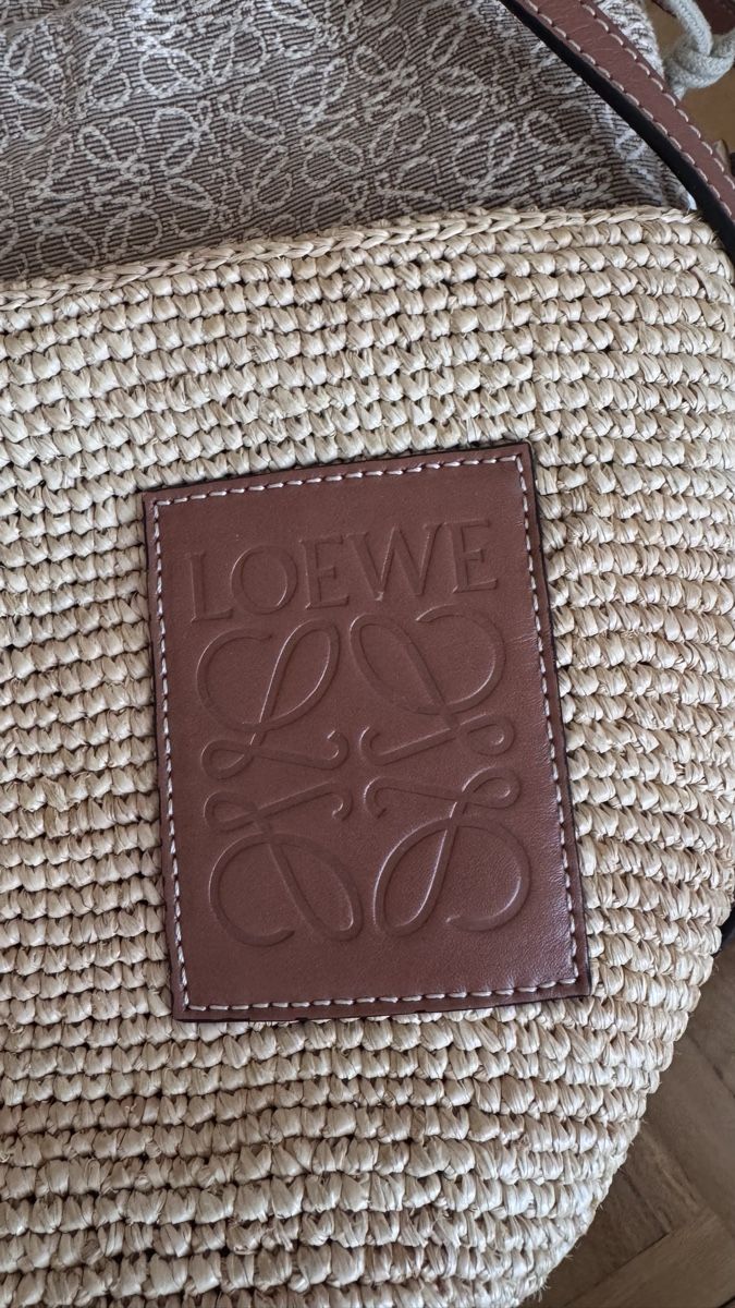 Loewe Borse da donna: LOEWE crossbody raffia small – Usato da Genève venduto da val_5jbf 1