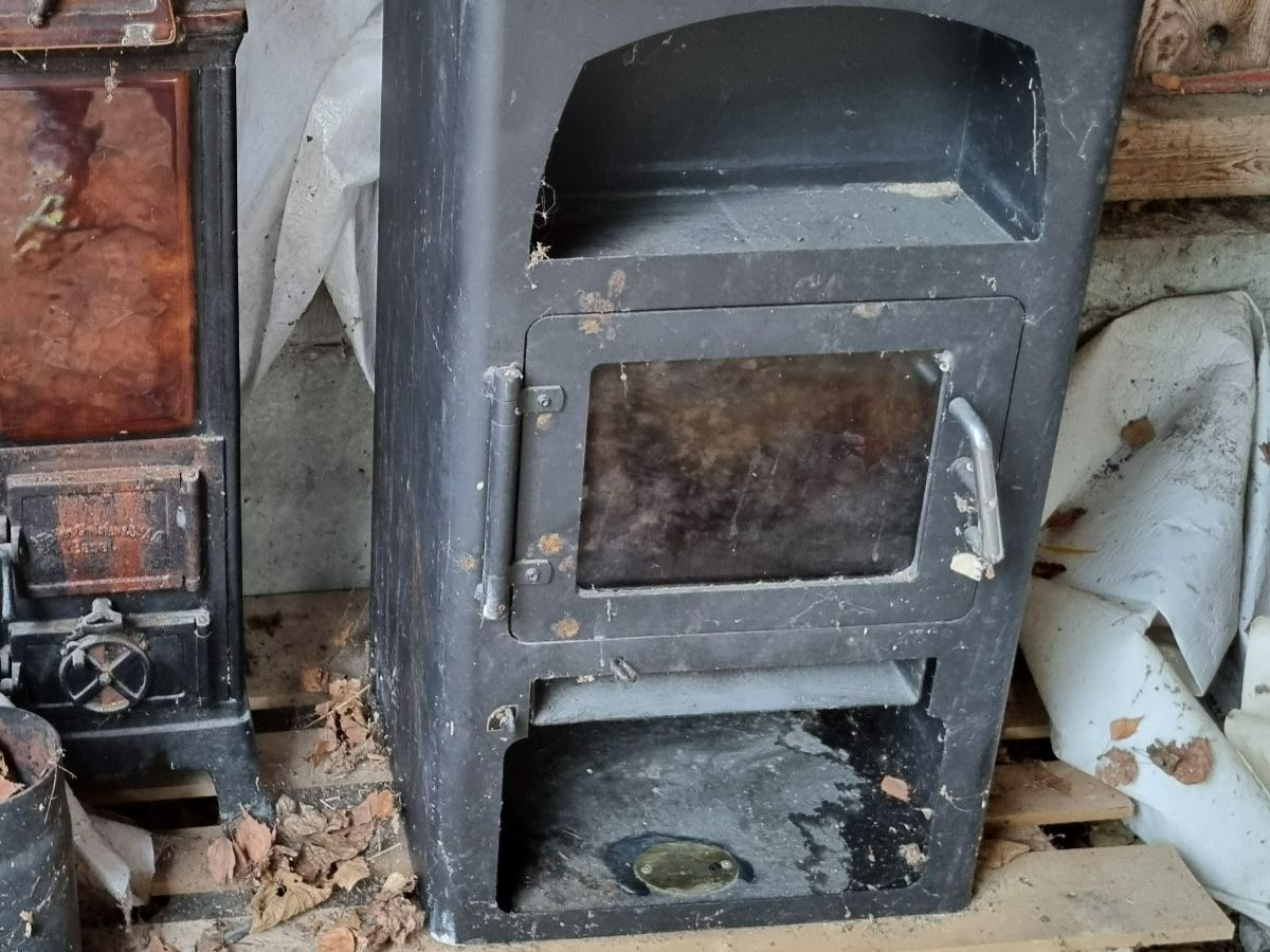 Altri mobili d'antiquariato: Alter Ofen funktionsfähig – Usato da Hunzenschwil venduto da Diamantina 3