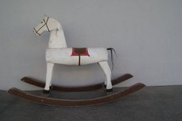 Altes Schaukelpferd