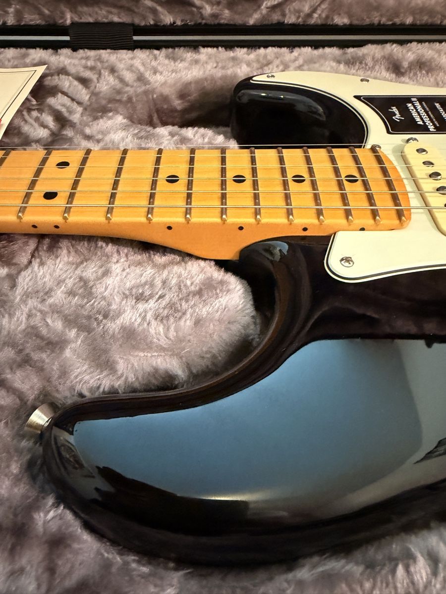 Fender Strumenti musicali: Fender American Pro II Strat Black – Nuovo (secondo la descrizione) da Winterthur venduto da R2D_Y7C 3