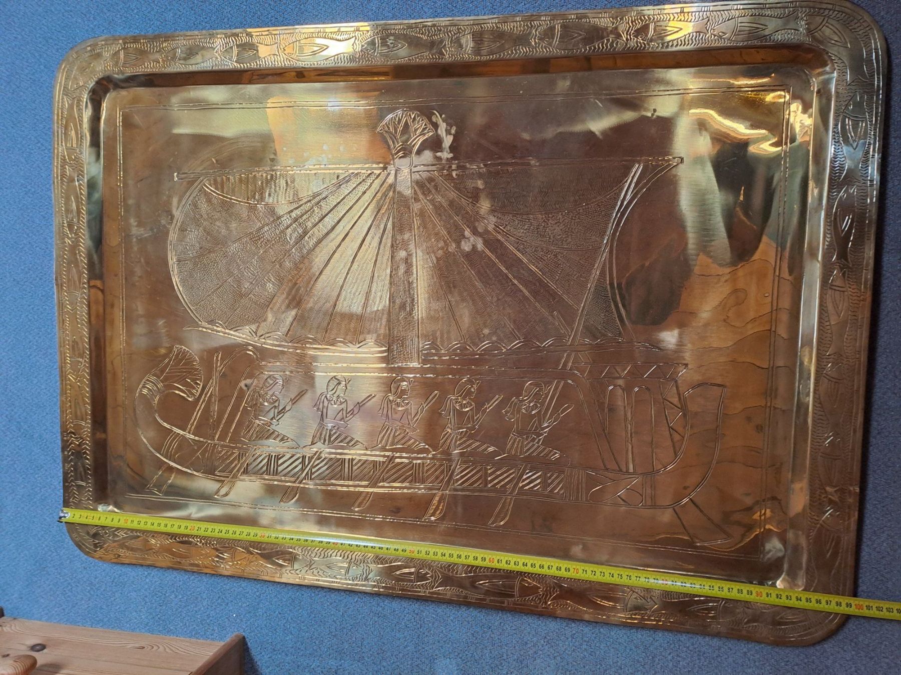 Piatti di portata: Metallplatte mit ägyptischem Motiv – Usato da Zuzwil SG venduto da Lea7