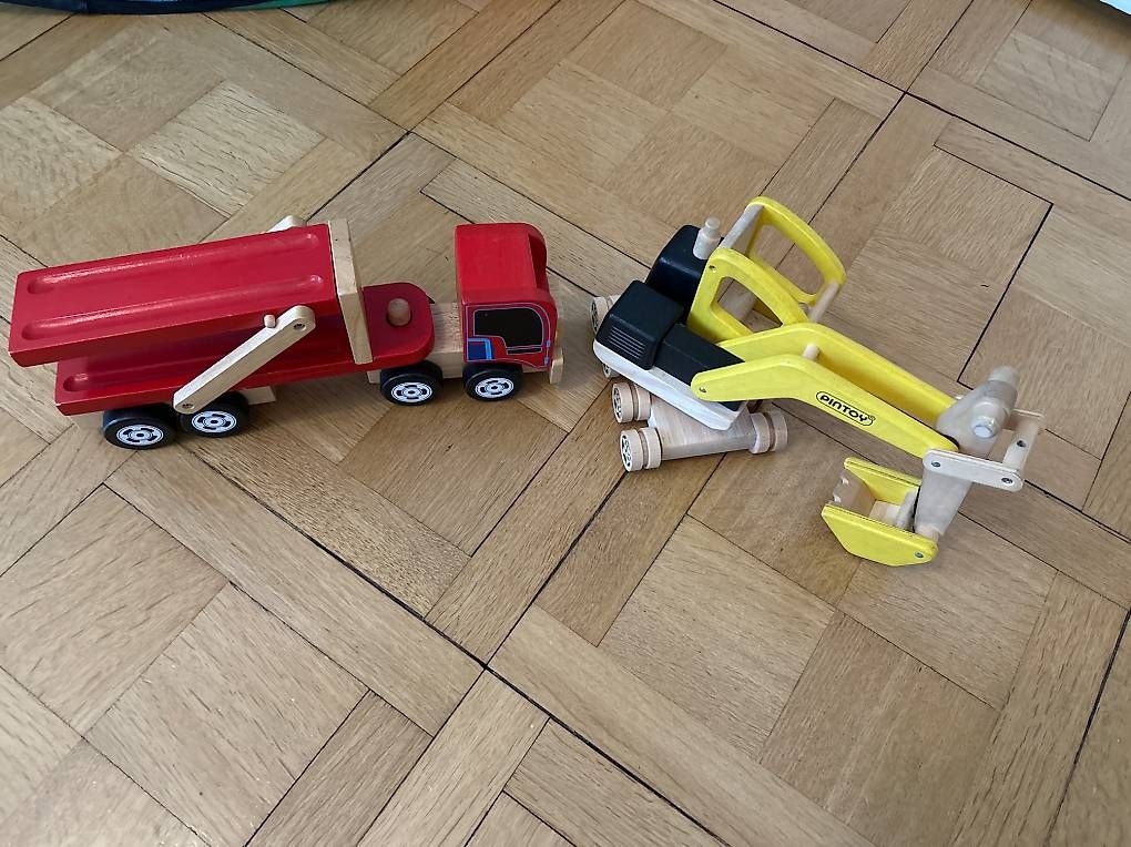 Giocattoli: Holzspielzeug/ Auto/ Bagger – Usato da Degersheim venduto da Principessa_90
