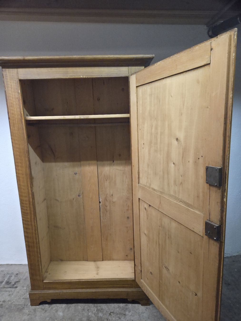 Armadi: Antiker Schrank – Usato da Schönenberg venduto da gismogismo 2
