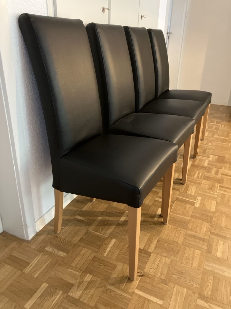 Chaises: 4 Esszimmer-Stühle mit Kunstlederbezug – D'occasion à Liebefeld par Raidolon 1