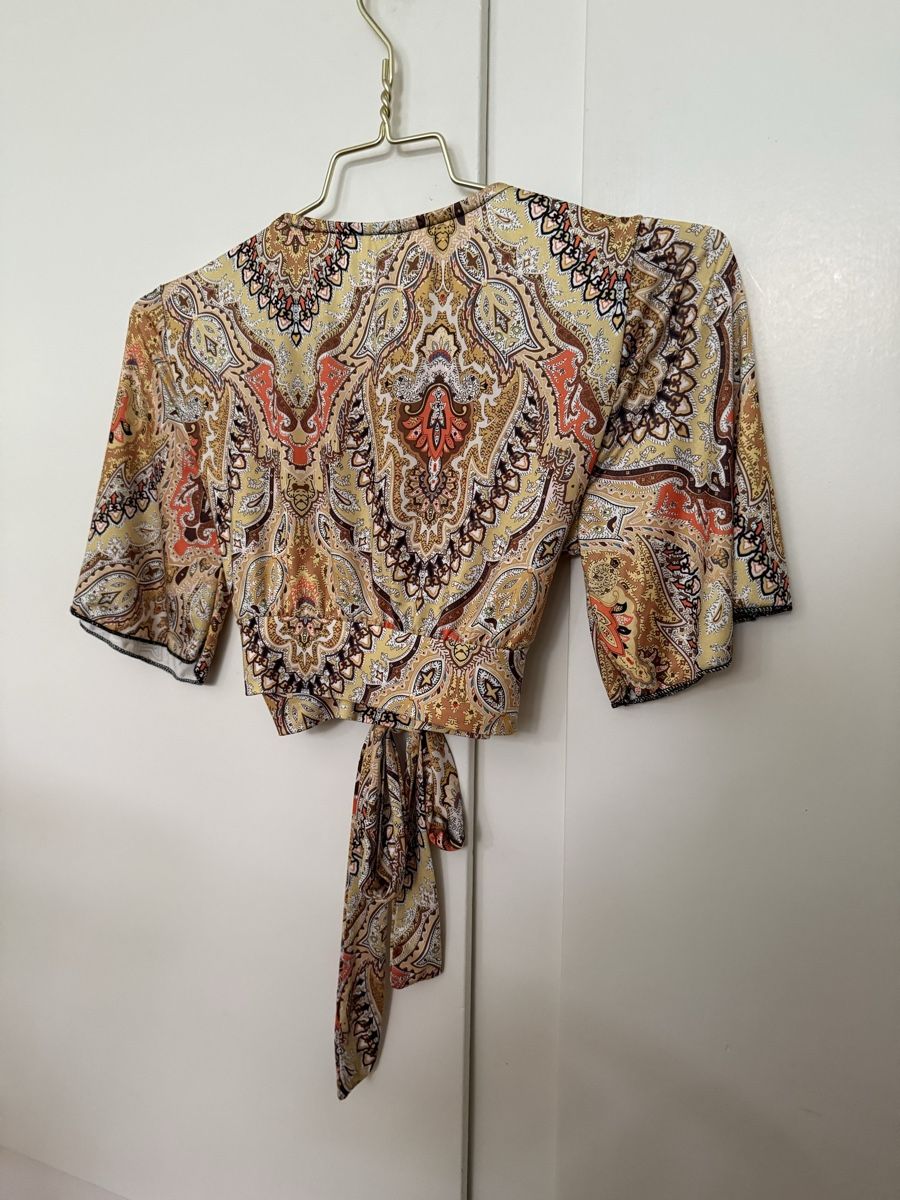 Top: Flowered crop top in beach fabric NEW – Nuovo e nell'imballaggio originale da Zürich venduto da eve_m2gr 2
