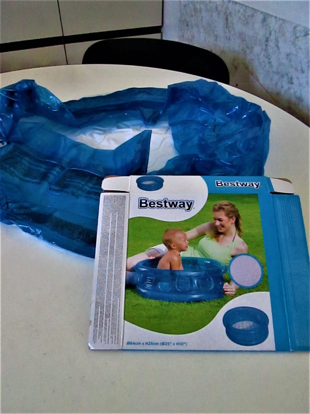 Bestway Piscine: Neuer Pool für Kinder – Nuovo e nell'imballaggio originale da Sementina venduto da babucia