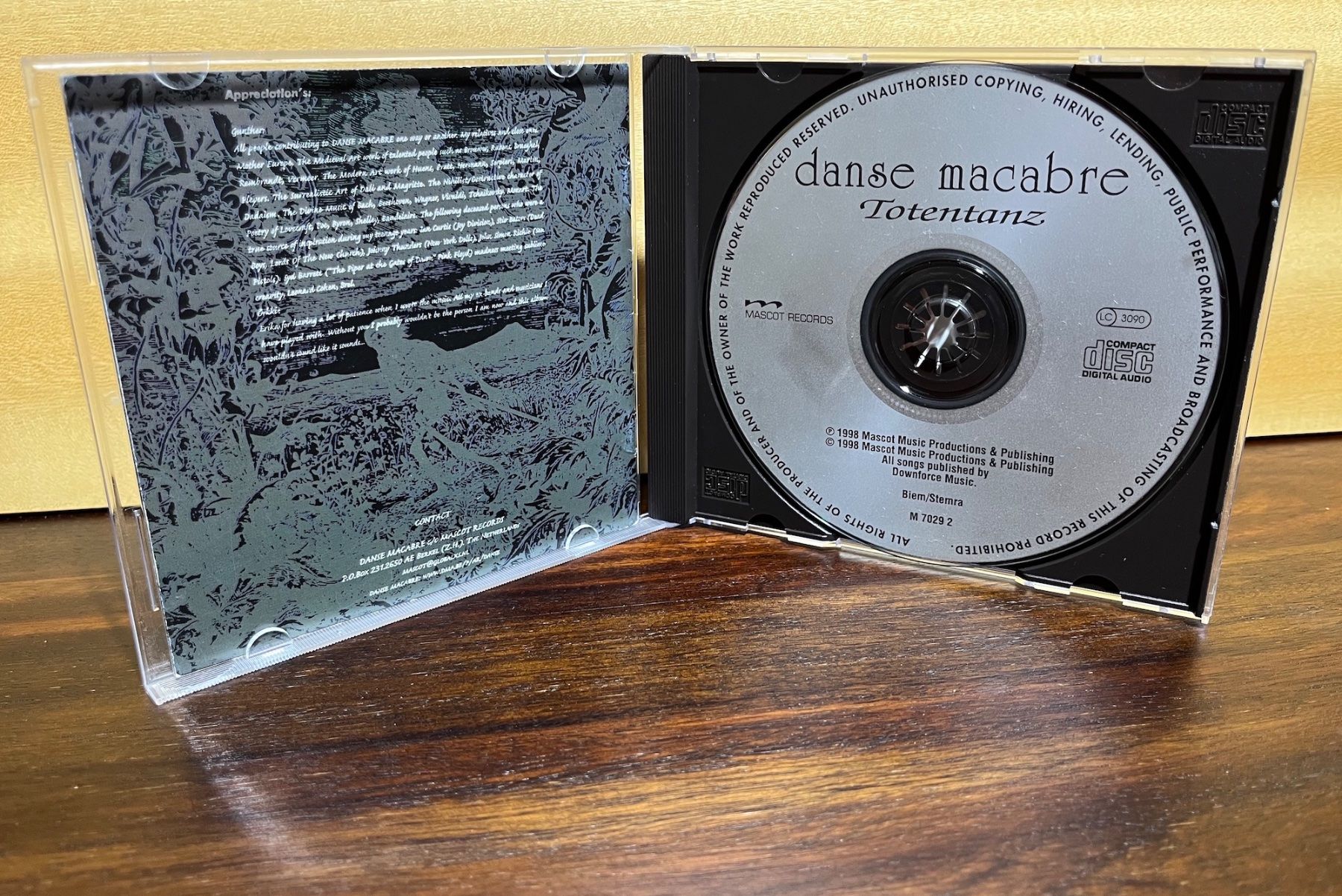 CD: CD - Danse Macabre – Totentanz - 1998 - First press – Usato da Bergdietikon venduto da Lowieken 5