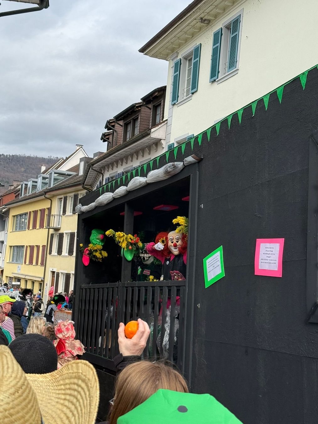 Rimorchi: Fasnachts wagen / Tiny House – Usato da Gipf-Oberfrick venduto da LuuserSieche2004 2