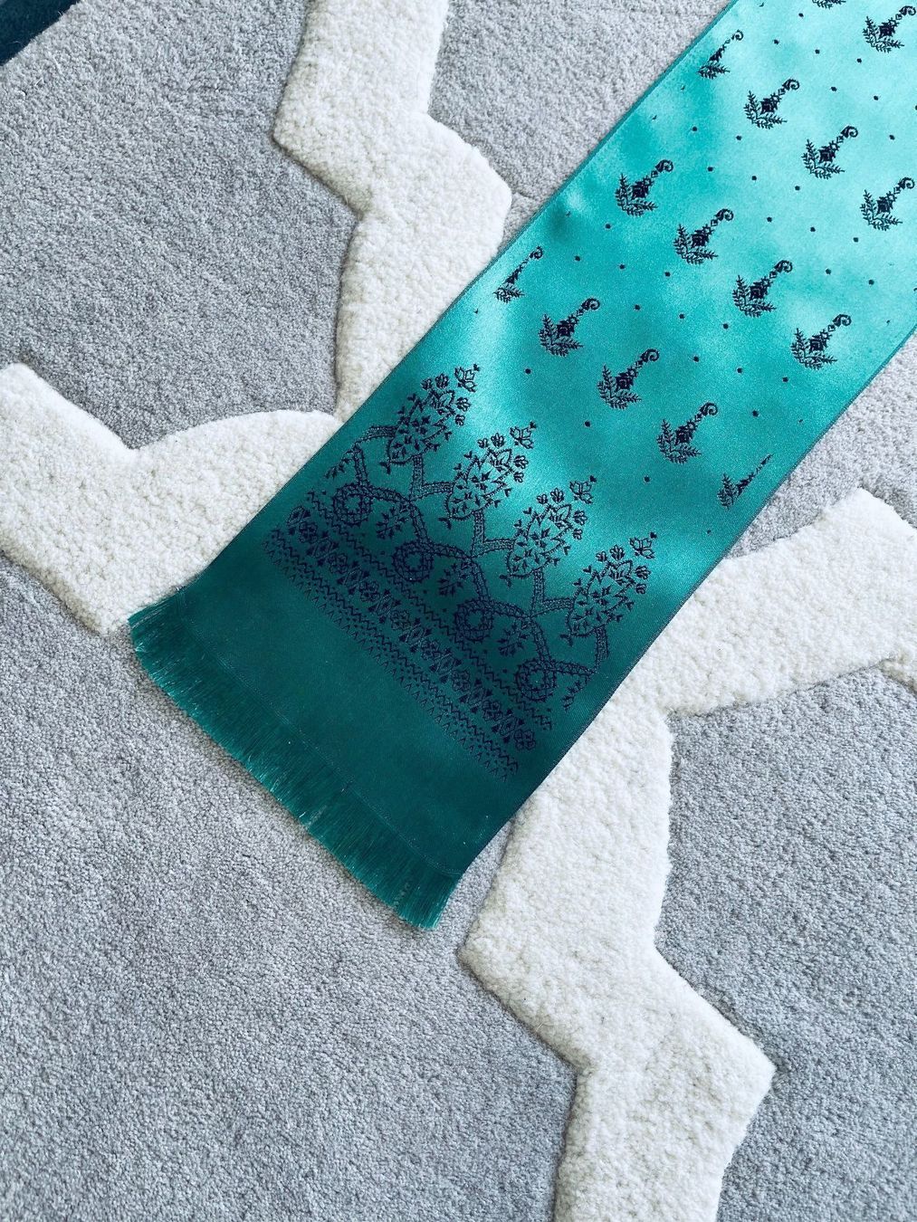 Foulard & Sciarpe: Seiden Foulard – Usato da Winkel venduto da KaschmirArt 3