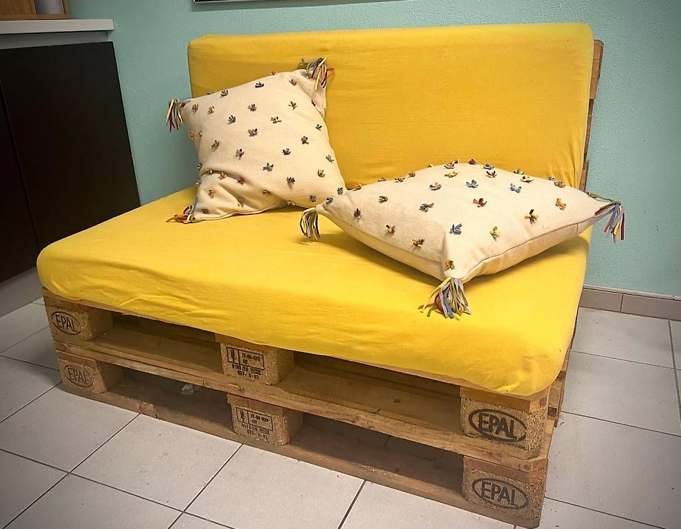 Sofas: Divanetto con 3 Pallet – Gebraucht aus Castione von Pallino20 1