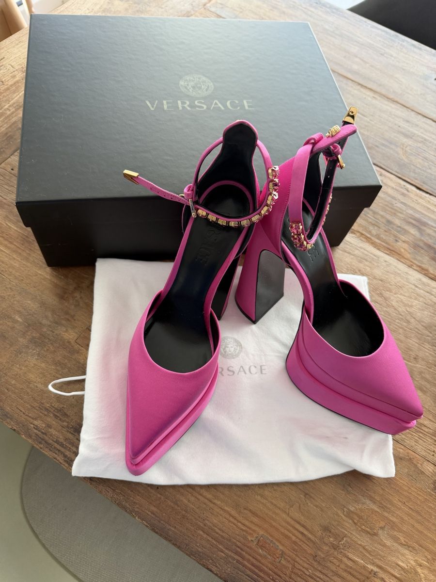 Versace Damenschuhe: Originale Versace Plateau-Pumps Pink Gr. 38.5 – Neu (gemäss Beschreibung) aus Glattpark(Opfikon) von Madametaniouska