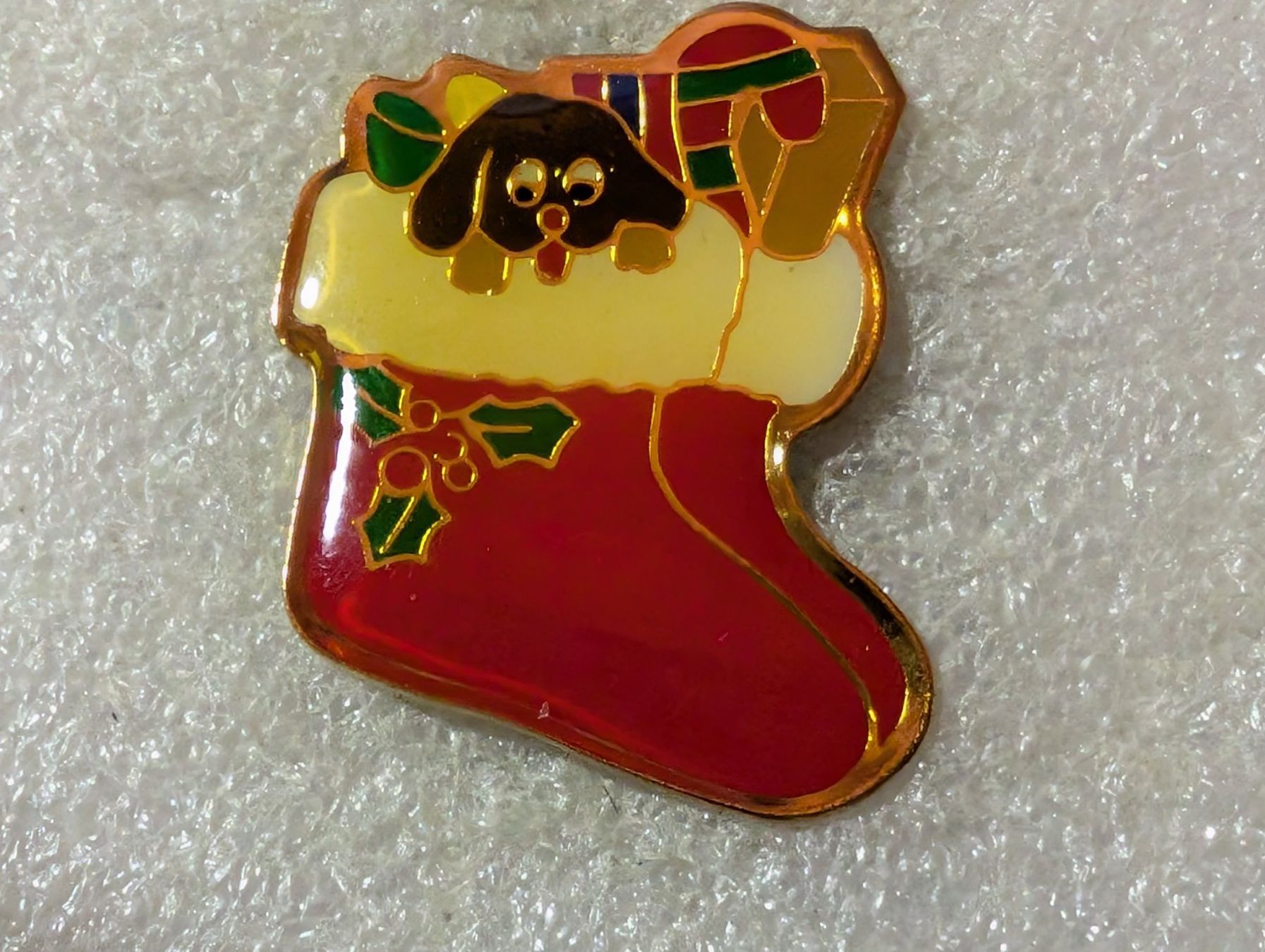 Plaketten & Abzeichen: Ansteckpin 207: Weihnachtssocken – Gebraucht aus Oppligen von Pin-Fall-Shop