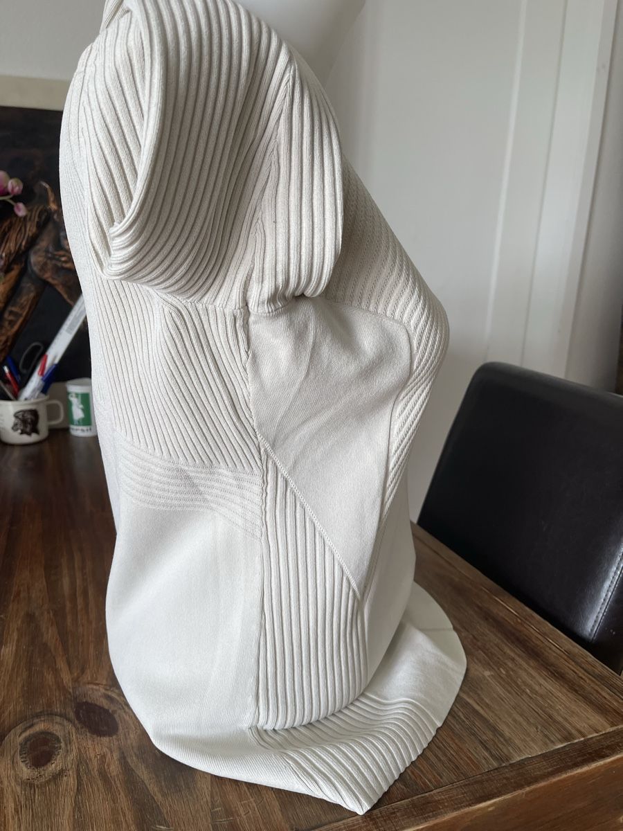 Cos Maglioni & Felpe: Joli Pull COS  L beige claire comme neuf – Nuovo (secondo la descrizione) da Kloten venduto da Vermicelles 4