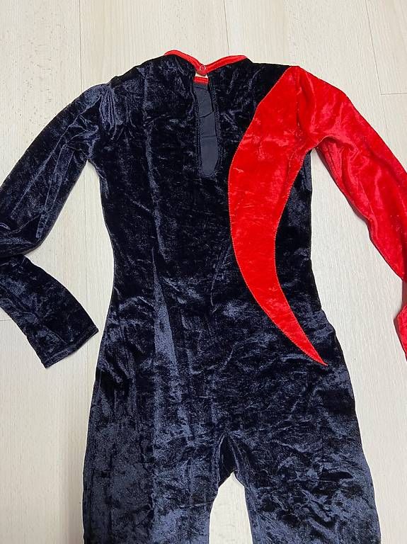 Scarpe, pantaloni & magliette da ginnastica: Turntenue – Usato da Blankenburg venduto da anko01 1