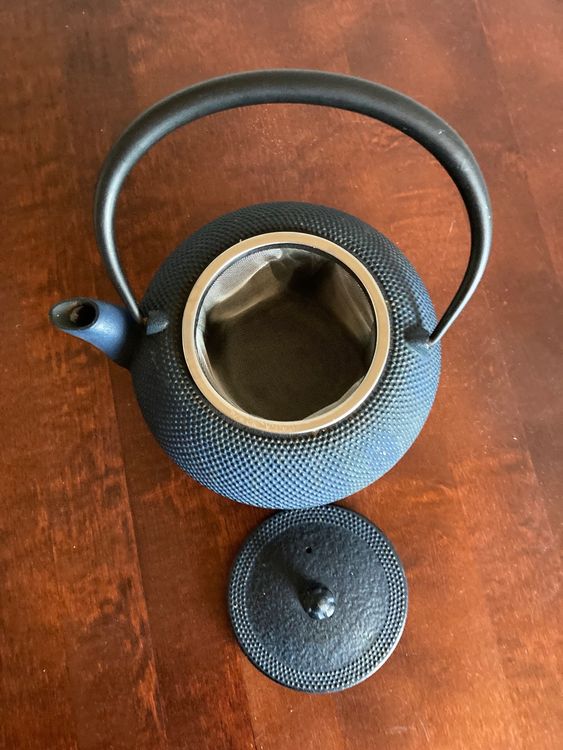 Japanische Gusseiserne Teekanne 850ml | Mit Edelstahlsieb | Traditionelles Design