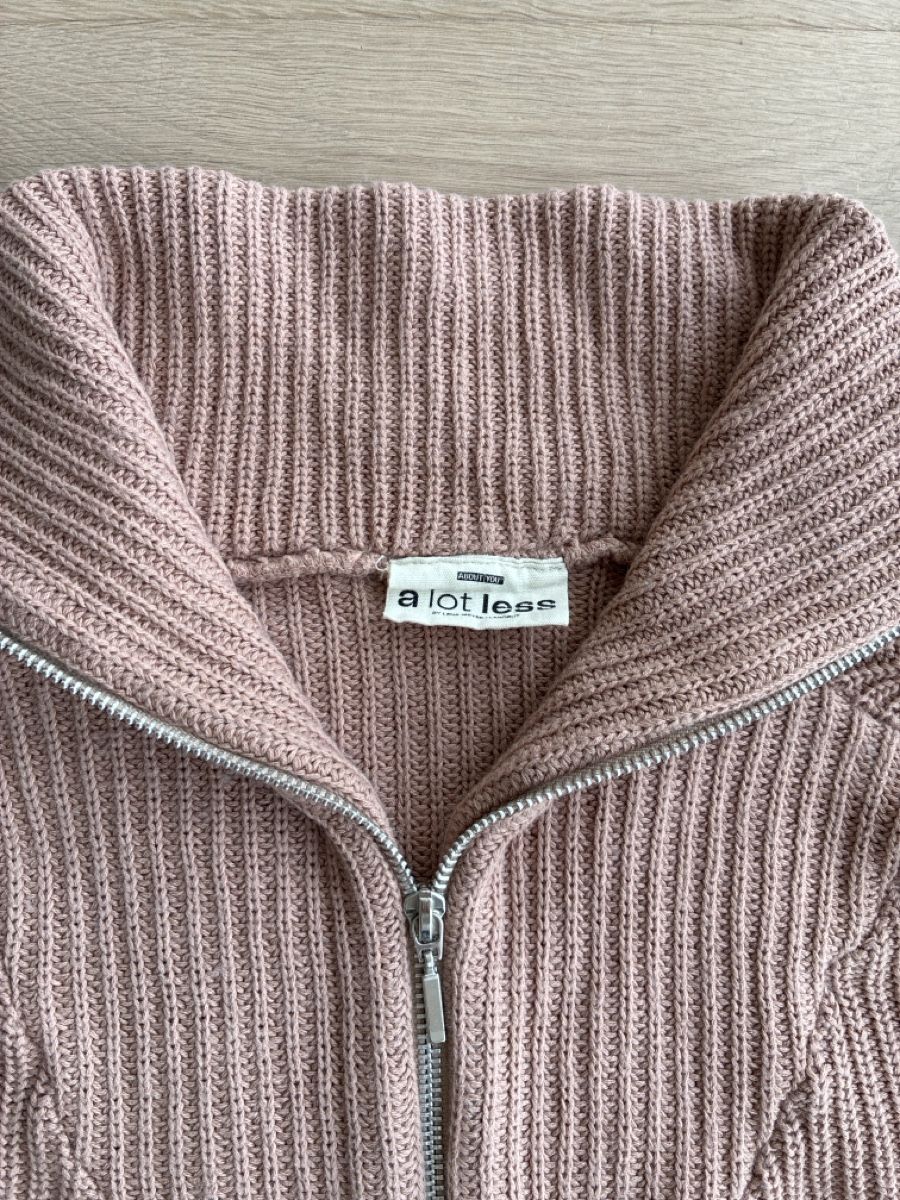 Pullover & Sweatshirts: A lot less Strickpullover – Gebraucht aus St.Gallen von mha_x7cf 1