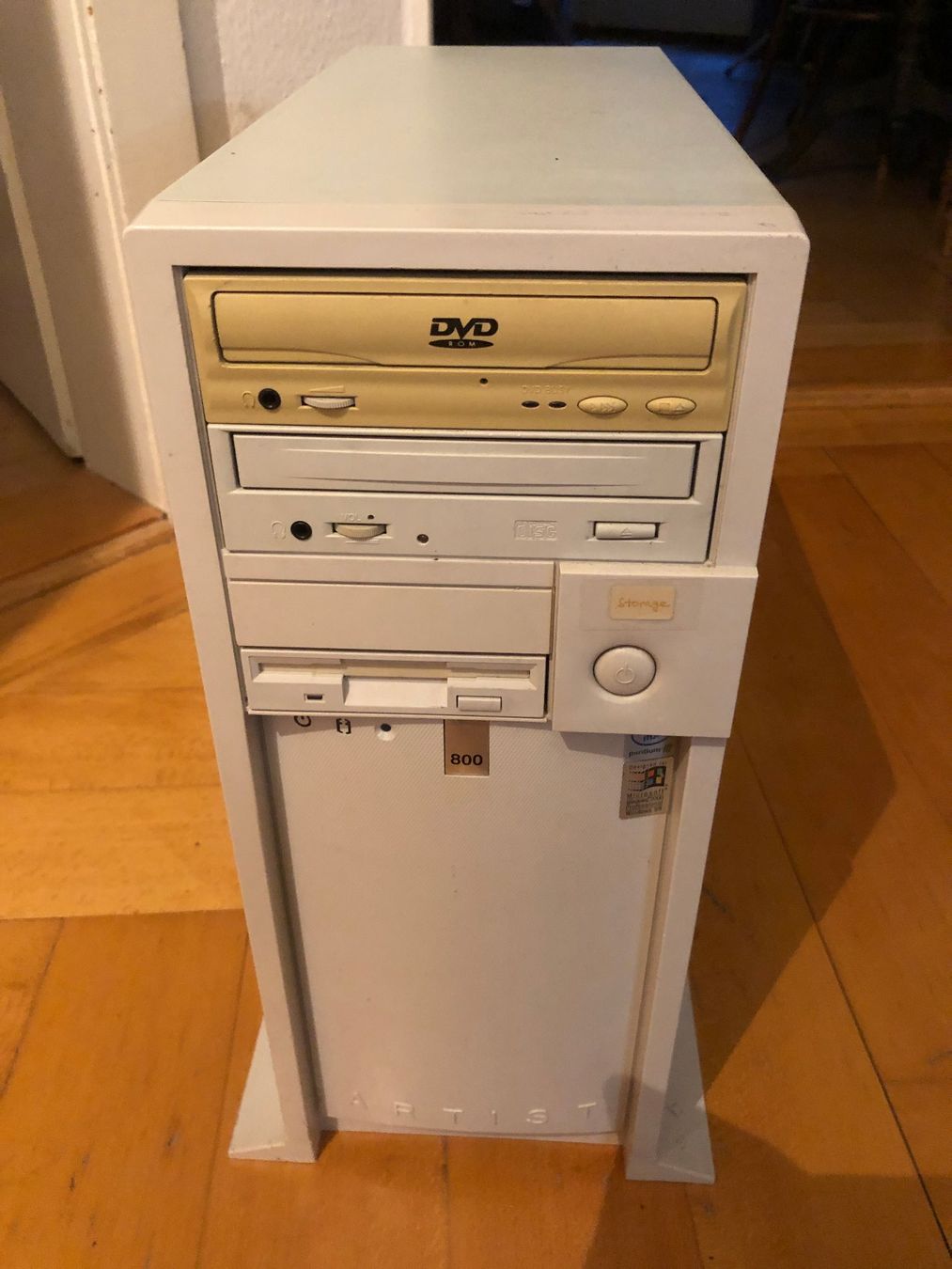 PC: PC Linux, Pentium 3, Raid Controller, 264 RAM, 2x460GB HD – Usato da Zürich venduto da nade04
