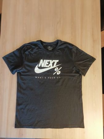 Nike T-Shirt "Next%" Schwarz, Grösse L – Super Zustand!