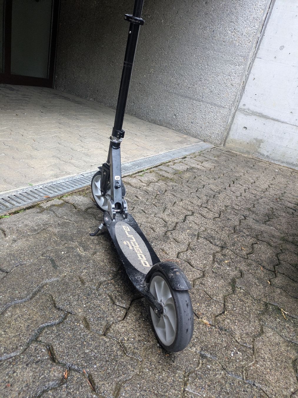 Scooter: Klapproller mit Seitenständer | Fahrbereit – Usato da Arlesheim venduto da Yaniku 5