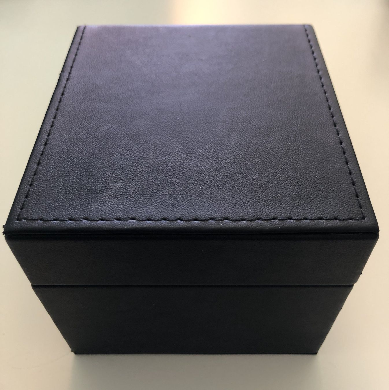 Boîtes de montres: Swiss Made Uhrenbox – D'occasion à Binningen par Steffisboerse 1