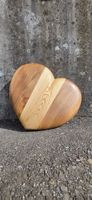Massives Deko-Herz aus Holz (Walnuss & Esche) – Handarbeit