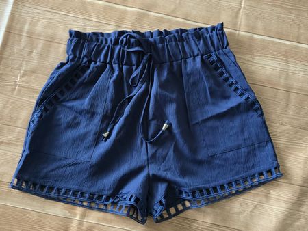 ​😍 Sommer-Shorts - L - in Dunkelblau mit Spitzen-Details