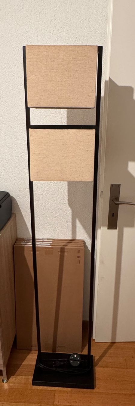 Lampen: Stehlampe schwarz Metall Stoff 220-240V E27 – Gebraucht aus Küsnacht ZH von IrischkaB