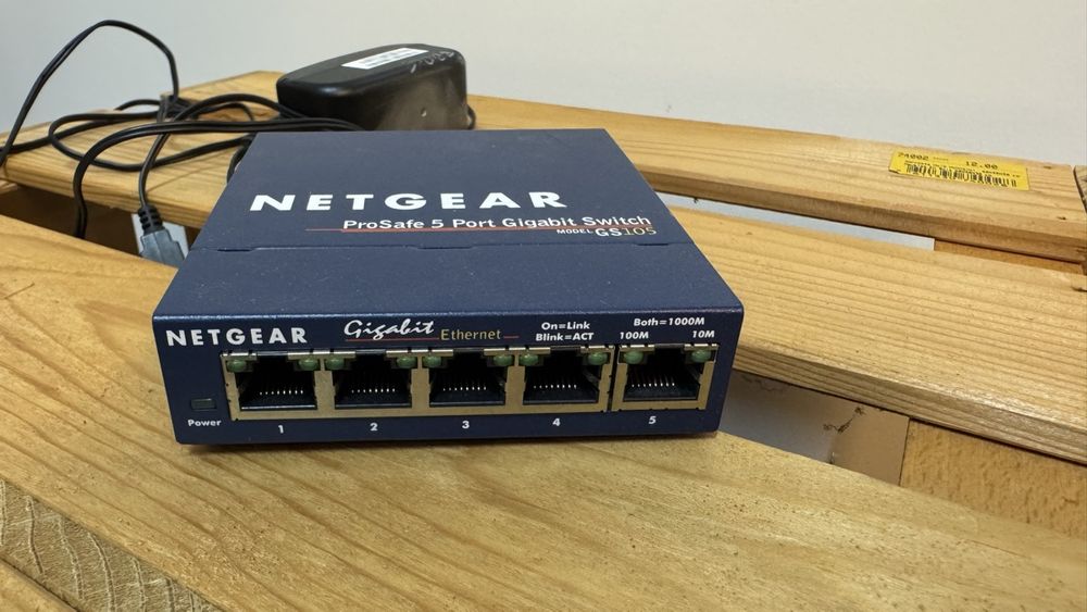 Netgear ProSafe GS105 Gigabit Switch - 5 Port Netzwerk (Gebraucht) in ...