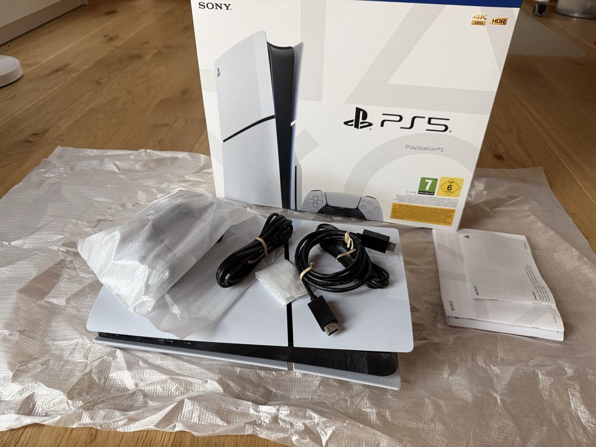 Sony Console: PS5 Slim Disk FW 10.01 – Nuovo (secondo la descrizione) da St.Gallen venduto da Joba3