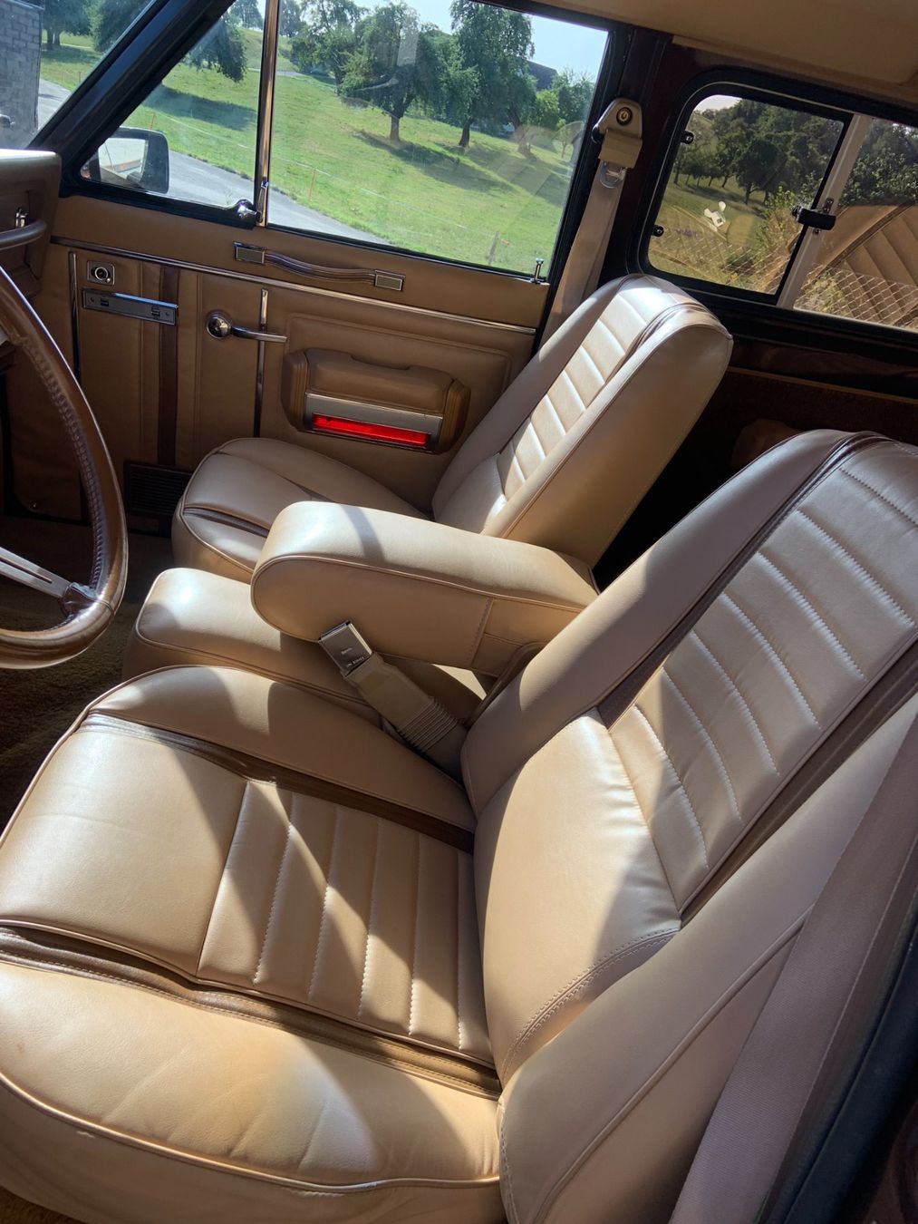 Jeep Automobili: Jeep Cherokee Laredo V8 – Usato da Herrliberg venduto da Imperial1970 6